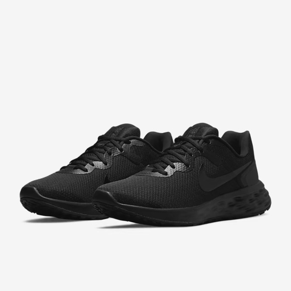 Black Men’s Nike Running Shoes - Picture 2 of 11